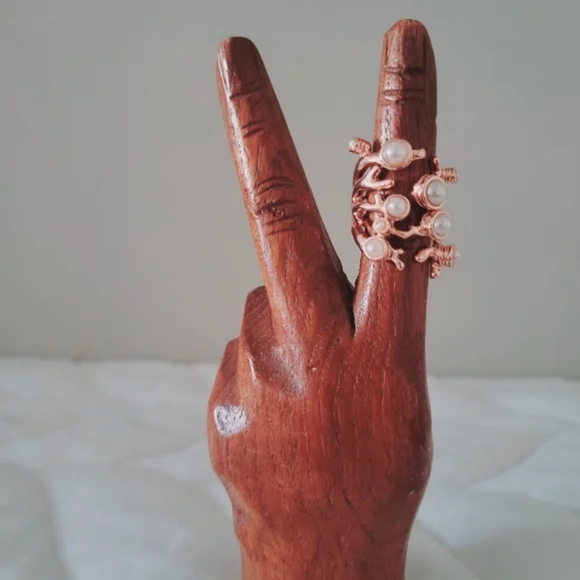 WILDFOX - 18K Rose Gold Plated on Coral Reef Motif with Faux Pearls - Picture 3 of 9